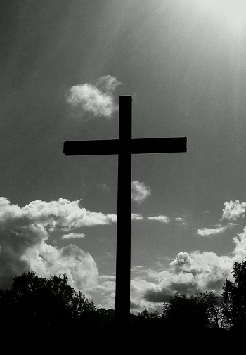Cross_black and White